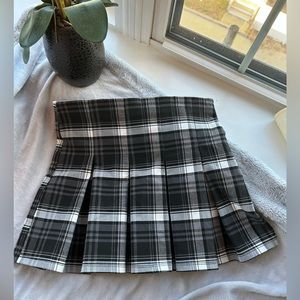 pleated plaid skirt women’s L